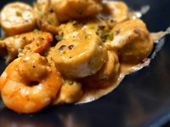 Gnocchi con bisque di gamberi al Caffè
