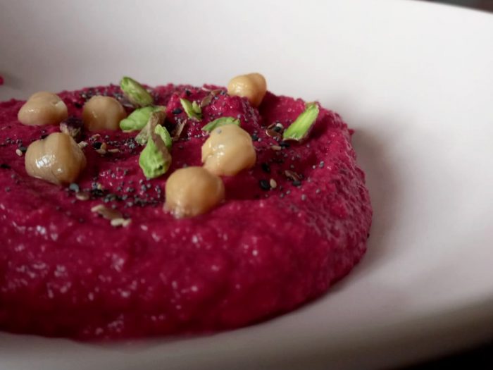 Hummus di Ceci con Barbabietola Rossa